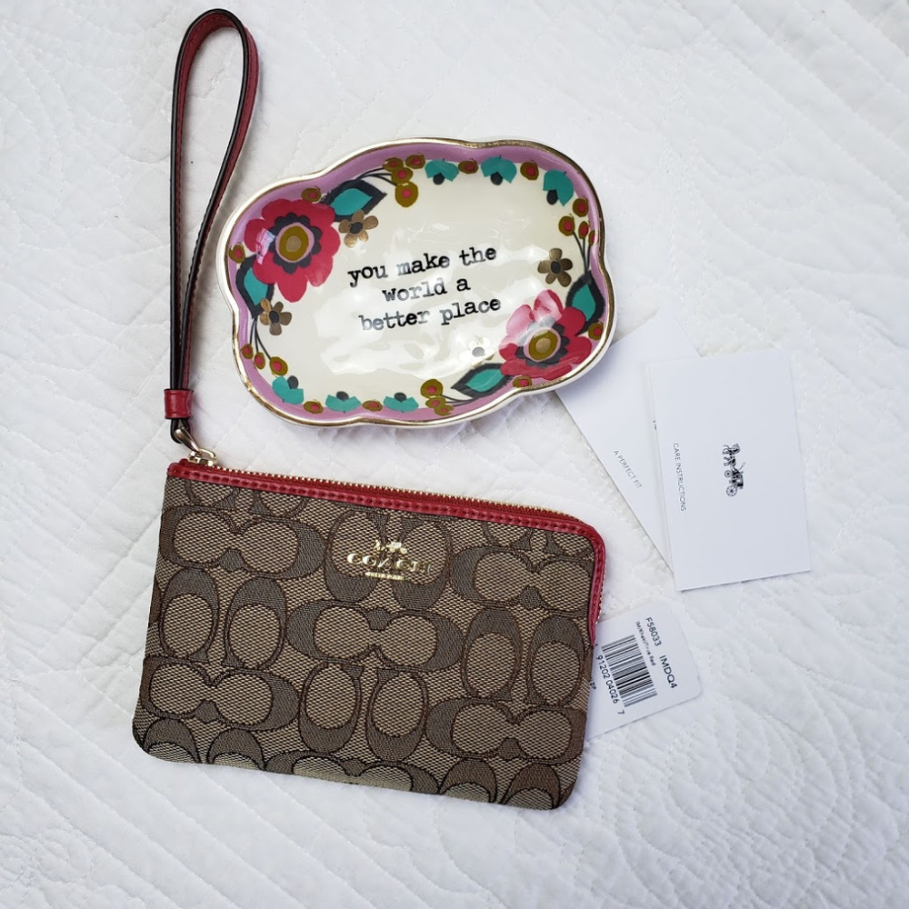 Coach Outline Signature Corner Zip Wristlet